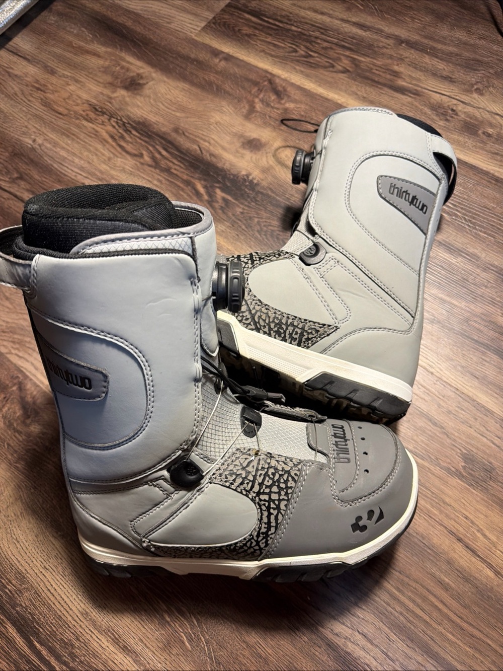 ThirtyTwo STW BOA Snowboard Boots Men's Sz 7.5 Gray Dual BOA